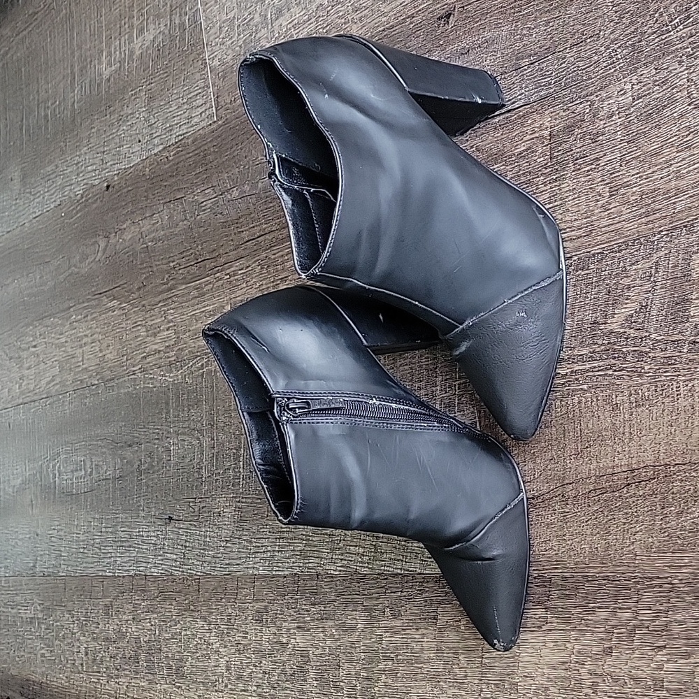 Michael Antonio ankle boots
